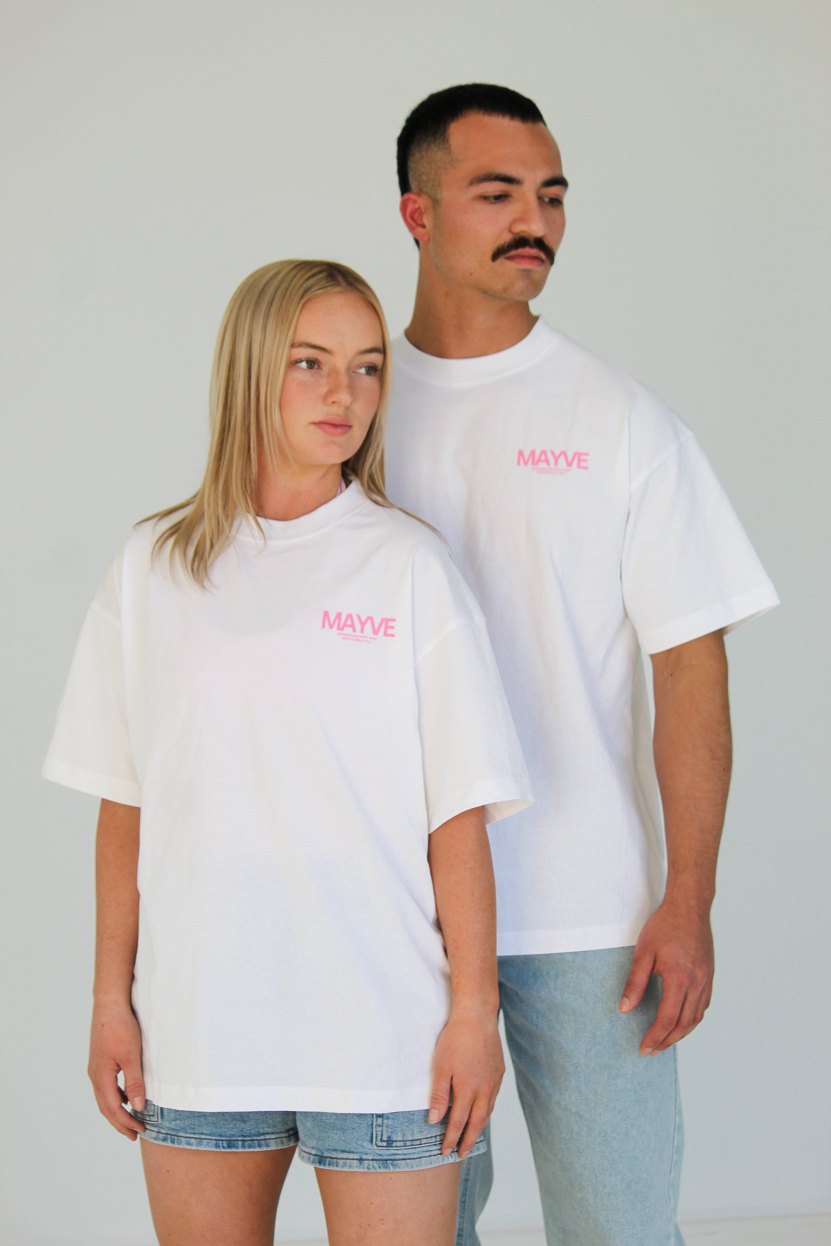 CONFIDENT TEE - WHITE & PINK