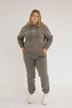 ESSENTIAL TRACKSUIT PANTS - ASH GREY