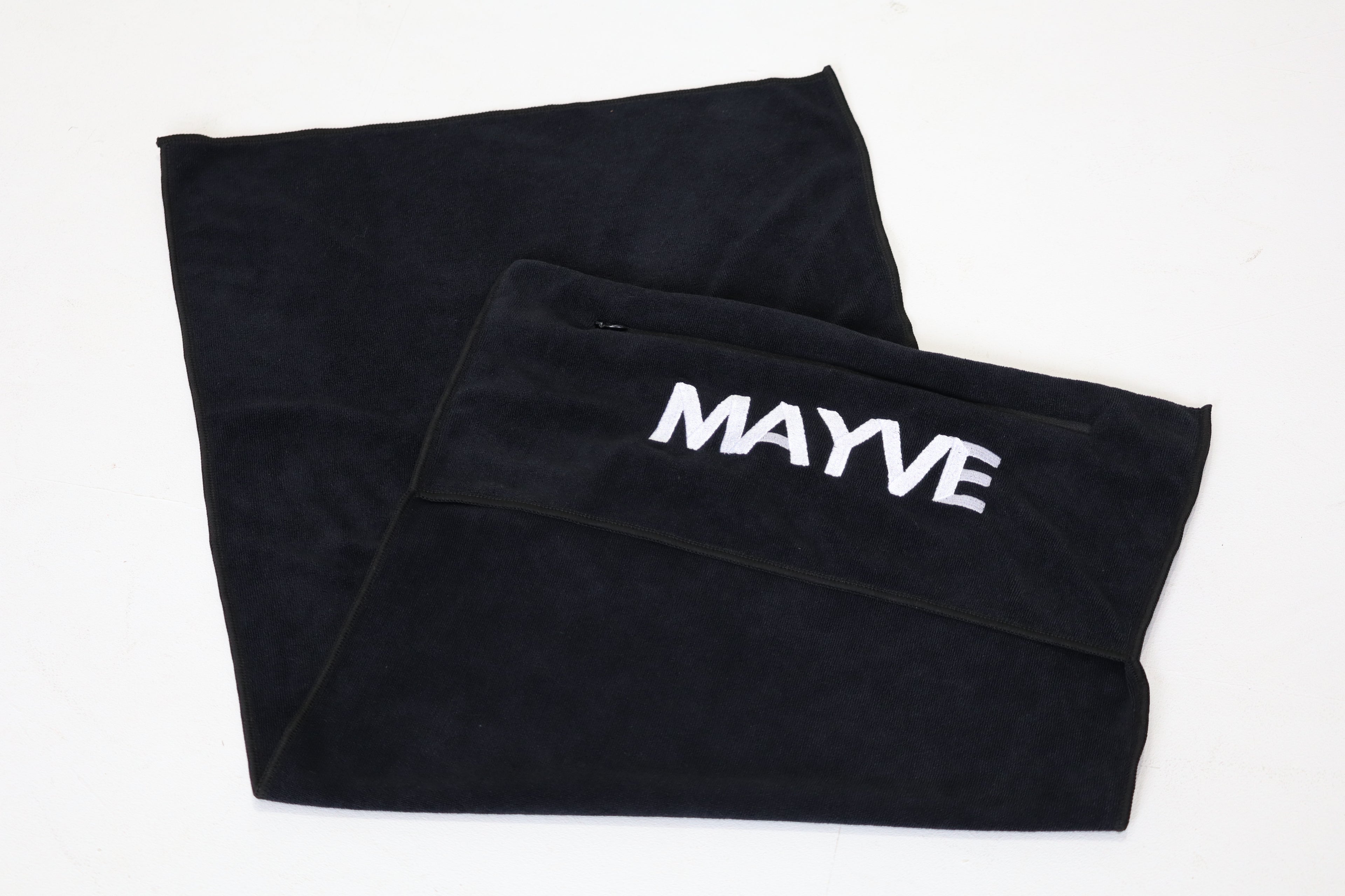 MAYVE HOODED GYM TOWEL